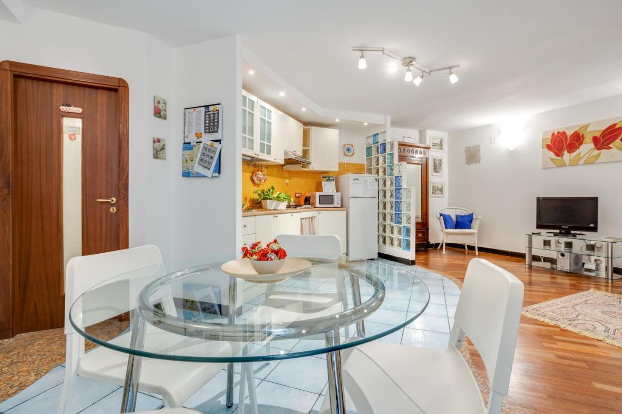 Guesthost - Casa Querida Central & Elegant Flat เนเปิลส์ ภายนอก รูปภาพ