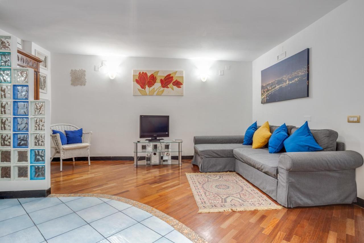 Guesthost - Casa Querida Central & Elegant Flat เนเปิลส์ ภายนอก รูปภาพ