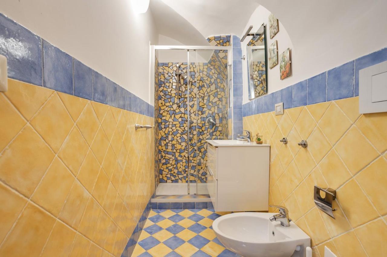 Guesthost - Casa Querida Central & Elegant Flat เนเปิลส์ ภายนอก รูปภาพ